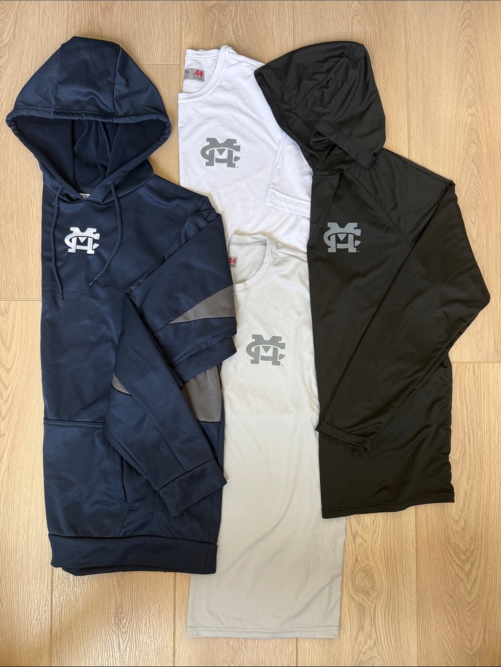 Mississippi College MC Monogram Hoodie Shirt Mens XL Mixed Sportswear Bundle